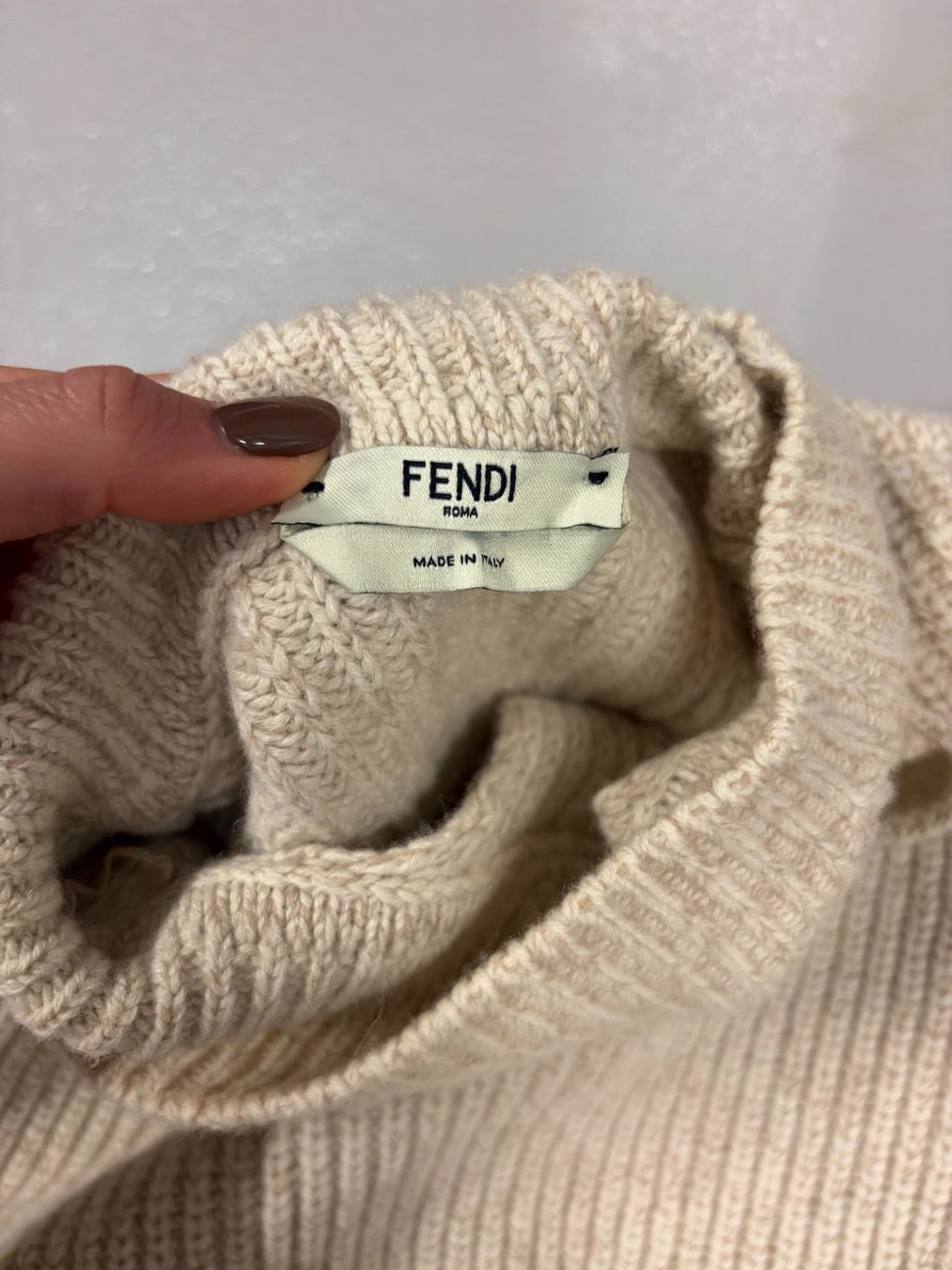 Fendi Pullover & Sweatshirts: Fendi Rippstrick Pullover Creme mit Cut-Outs – Gebraucht aus Kreuzlingen von Jea_luxe 1
