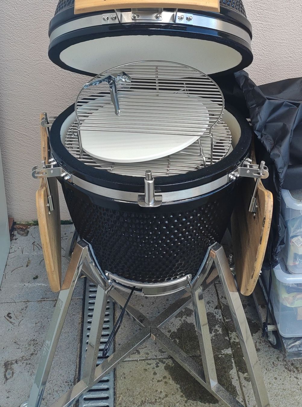 Griglie: Kamado Ceramic Grill Smoker - new & never used – Nuovo e nell'imballaggio originale da Schindellegi venduto da Deladelsen