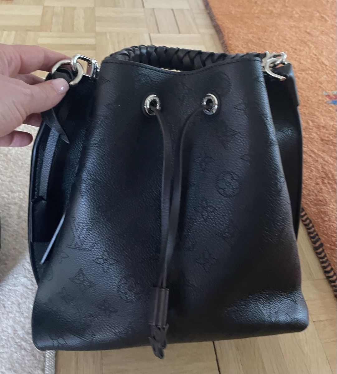 Louis Vuitton Borse da donna: Louis Vuitton Beutel Mahina Model Muria – Nuovo (secondo la descrizione) da Muttenz venduto da stoeberi01 2