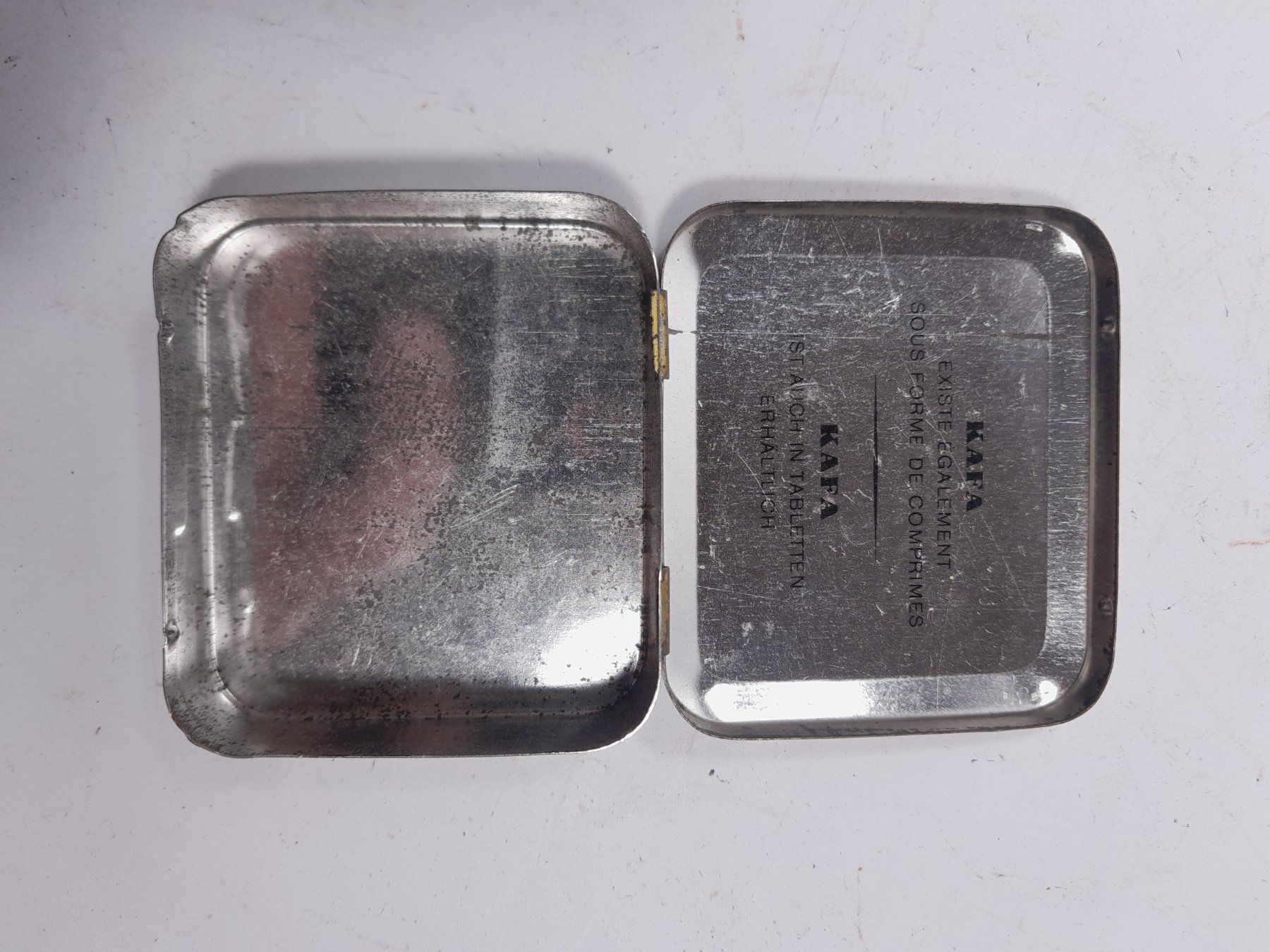 Barattoli: Antike Blechdose - Poudres Kafa Pulver – Usato da Männedorf venduto da Bel-view 3