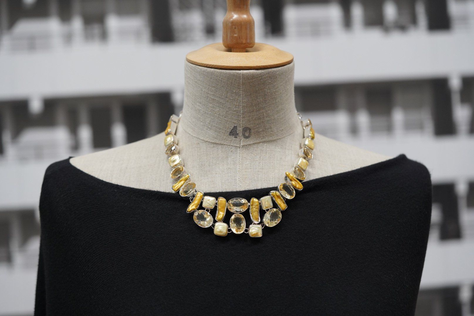 Catenine: Silbercollier mit Citrinen und Perlmutt – Usato da Bülach venduto da Re-Jewelled 5