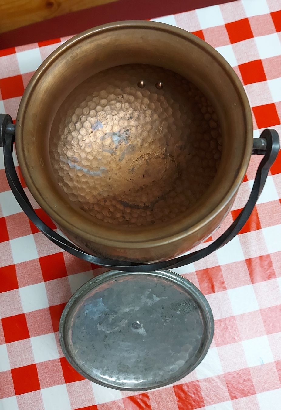 Töpfe: Kupfer ? Kesseli/Topf – Gebraucht aus Steinen von bruvlatur86 1