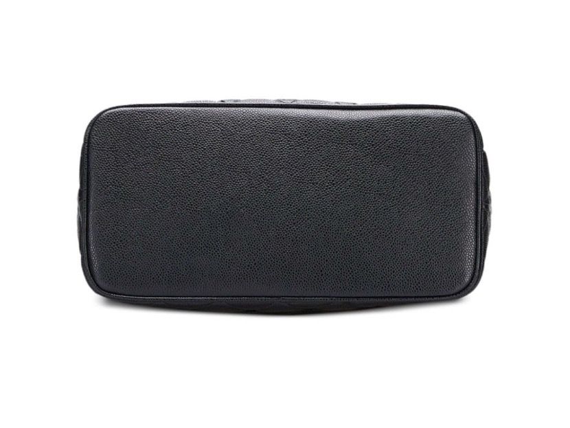 Chanel Taschen für Damen: Vintage Chanel Medaillon tote black – Gebraucht aus Zürich von ThBaem 2