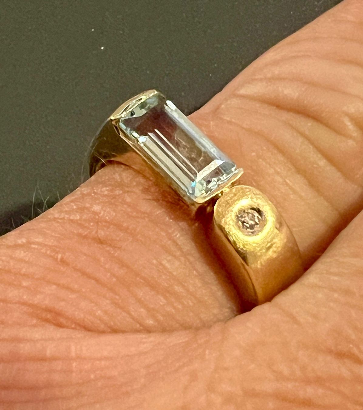 Bagues: Gold-Ring 18 K mit Stein und Diamant – D'occasion à Chur par Penting1935 7