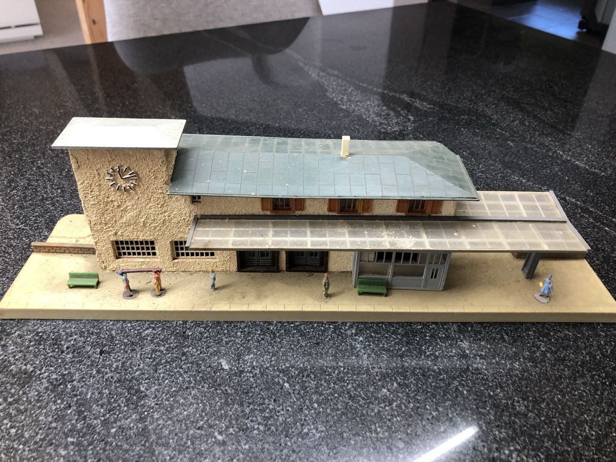 Faller Modelleisenbahnen: Faller Bahnhof Nr. 103, Spur H0 – Gebraucht aus Zweidlen von Maerliharo_57