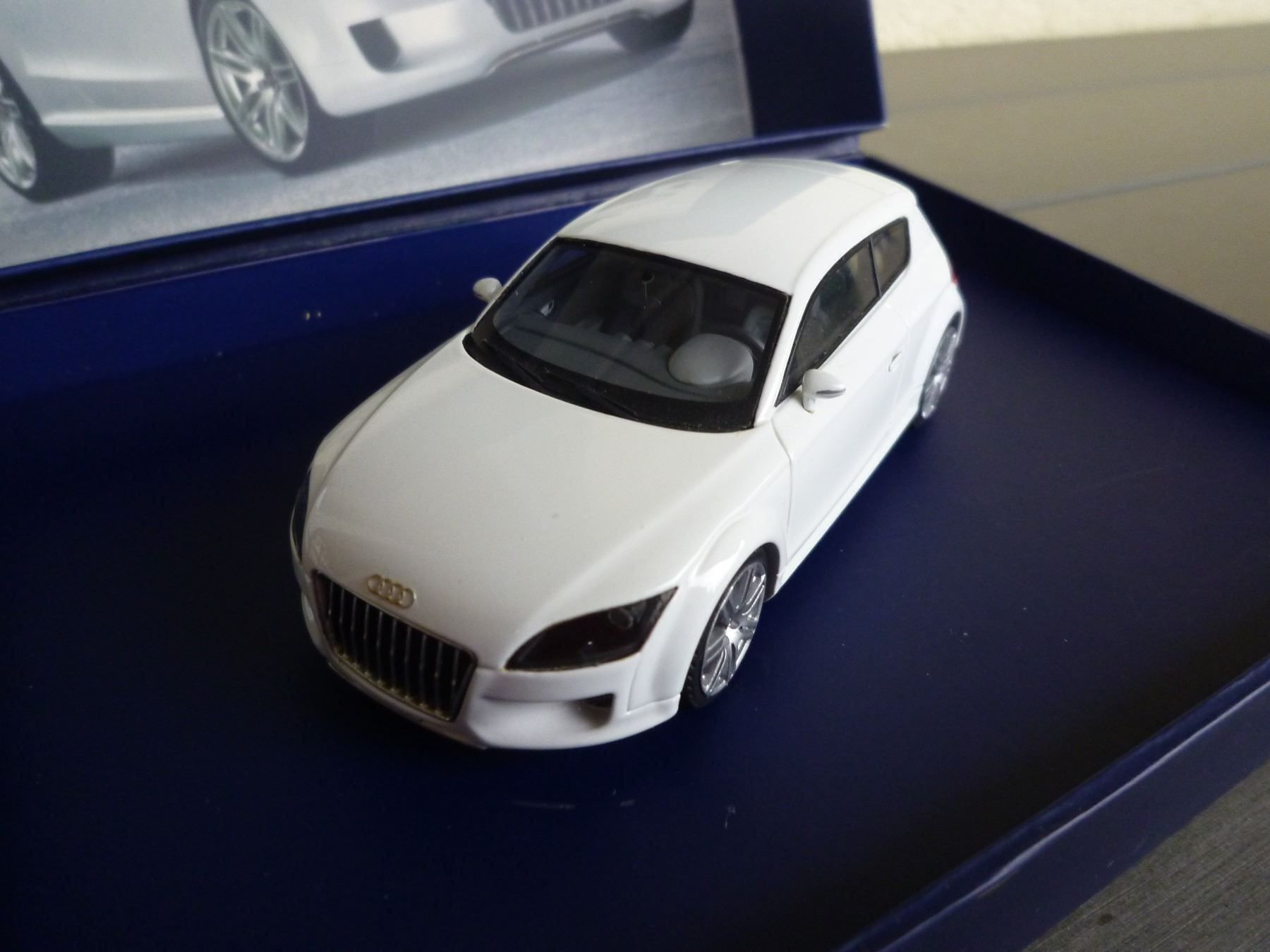 Modellini d'auto: Audi Concept Car – Nuovo e nell'imballaggio originale da Flawil venduto da Imperiosud 2