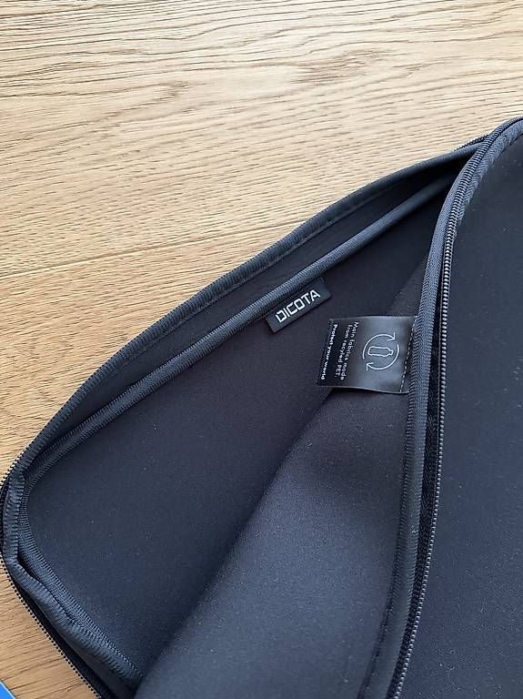 Coques & Sacs: DICOTA Laptophülle – D'occasion à Muttenz par jea_2wtm 2
