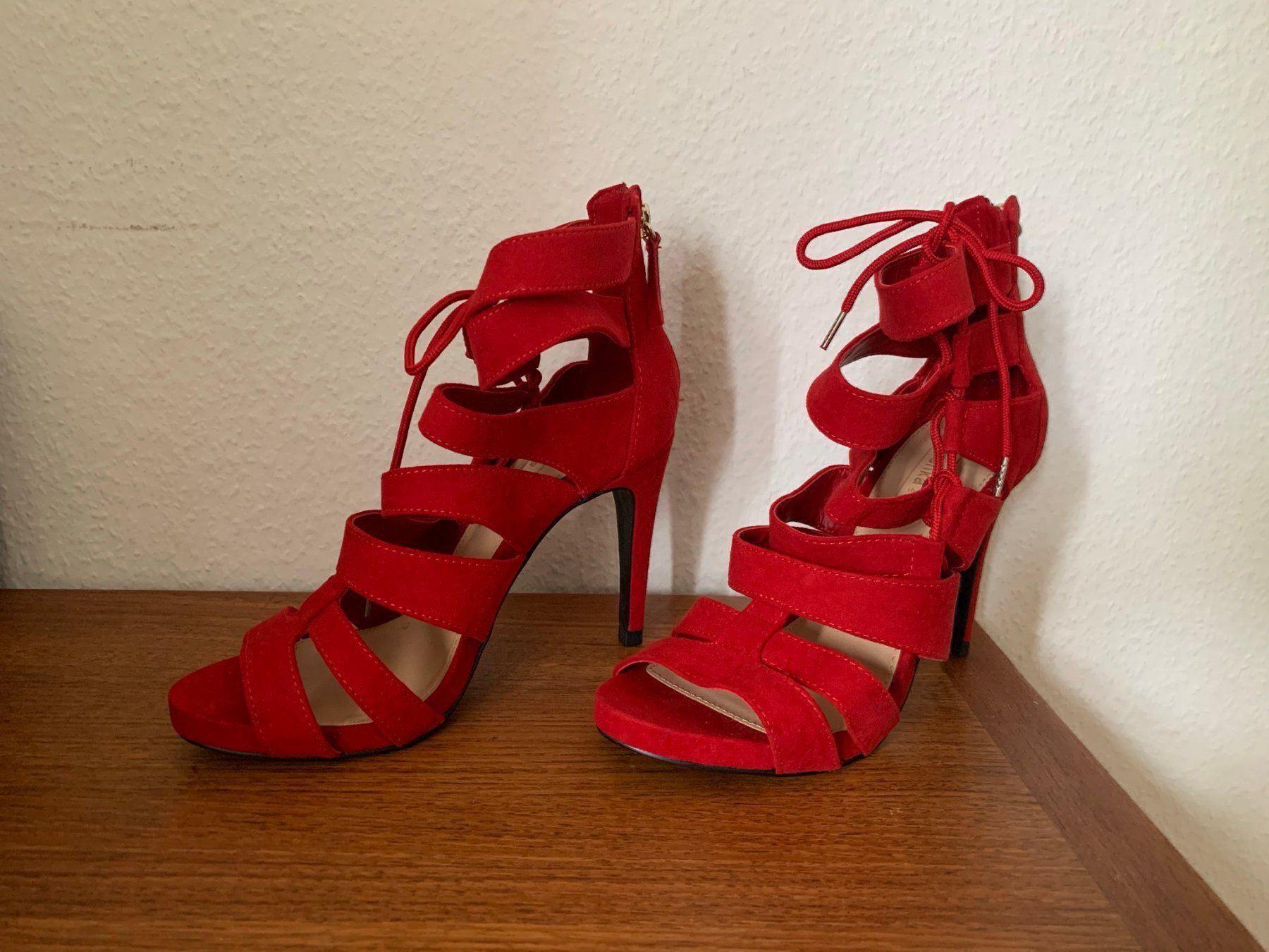 Bershka Scarpe da donna: BERSHKA - Sandalette rot neu 36 – Nuovo (secondo la descrizione) da Zürich venduto da Diazaio