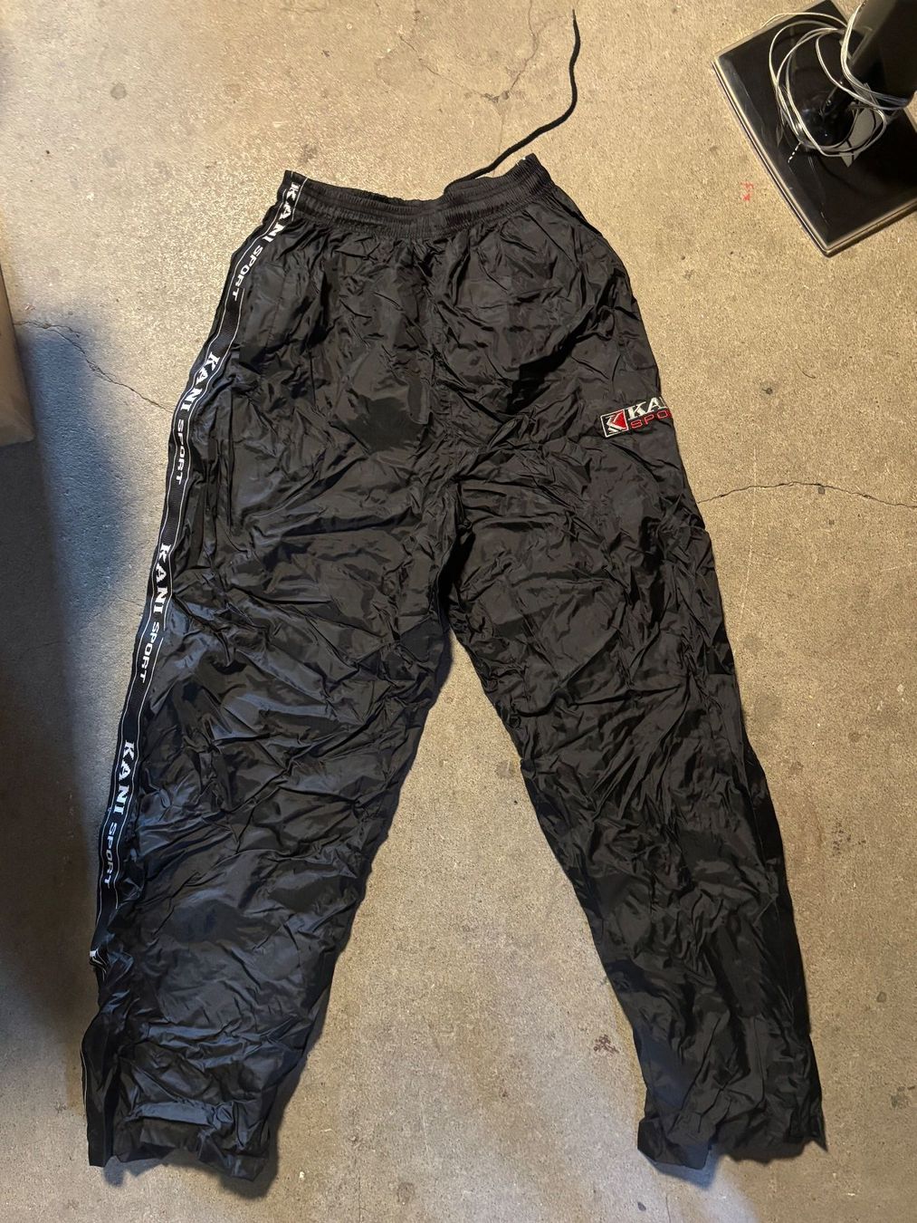Pantaloni: Vintage Kani Sport Trainerhose – Usato da Bern venduto da unuki