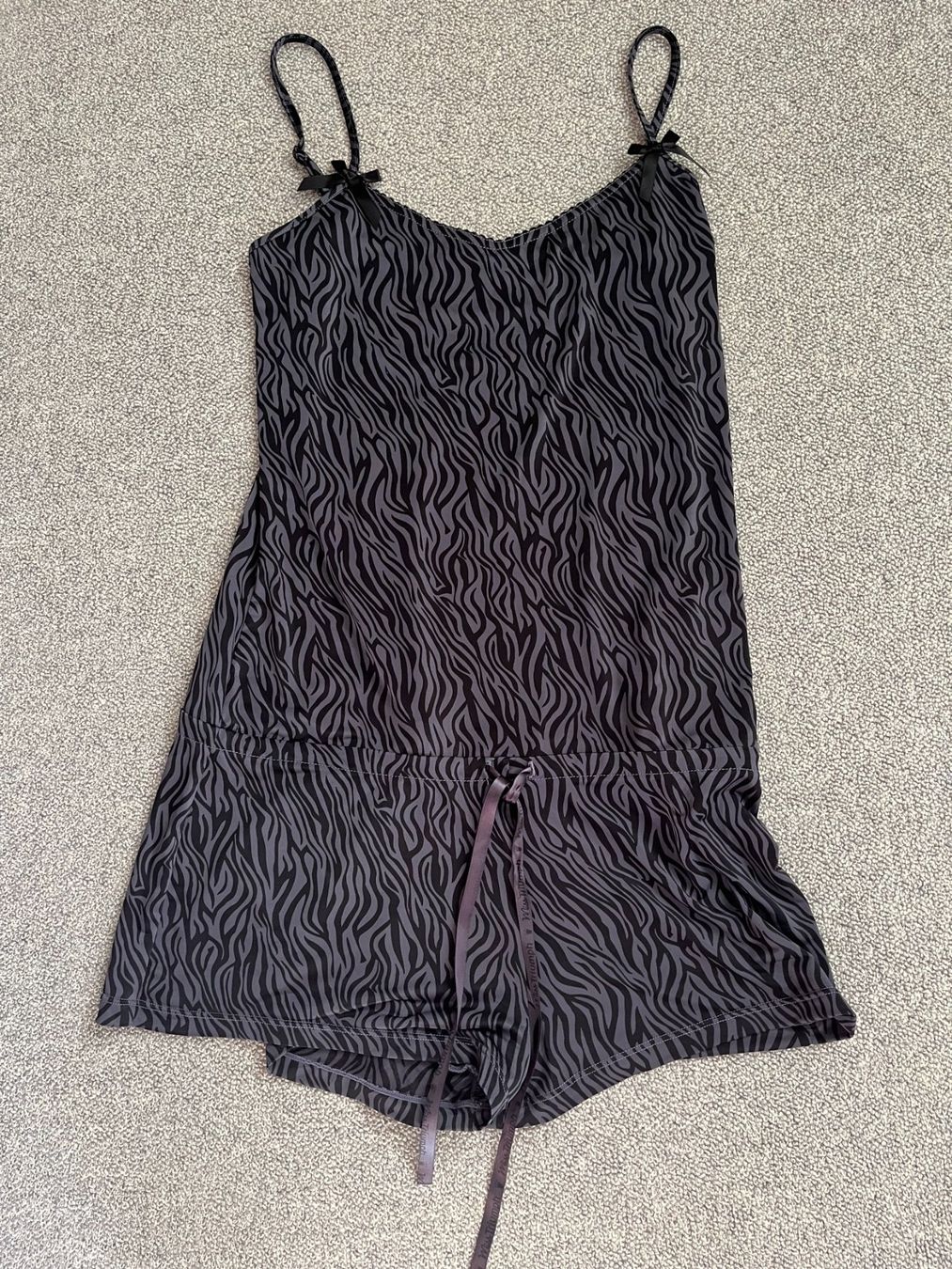 Triumph Negligees & Pigiami: TRIUMPH Nachtanzug Gr 36-38 – Nuovo (secondo la descrizione) da Rekingen AG venduto da Barmaleus 4