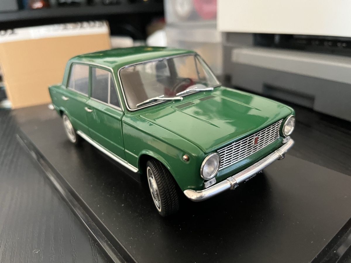Fiat Modellini d'auto: Fiat 124.   1:18 – Nuovo (secondo la descrizione) da Rümlang venduto da Papamoll4 7