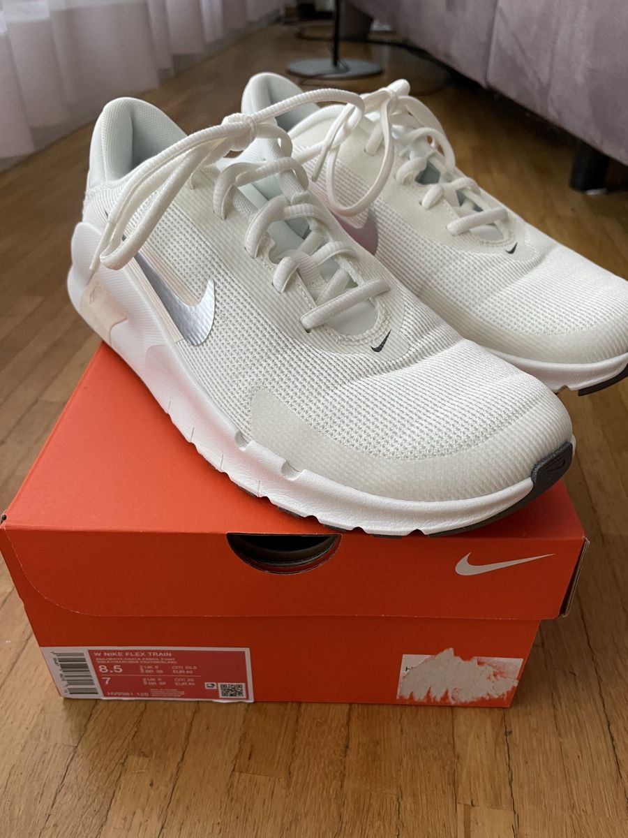 Nike Scarpe da donna: Nike Flex Grösse 40 – Nuovo (secondo la descrizione) da Bremgarten AG venduto da big-ch-1