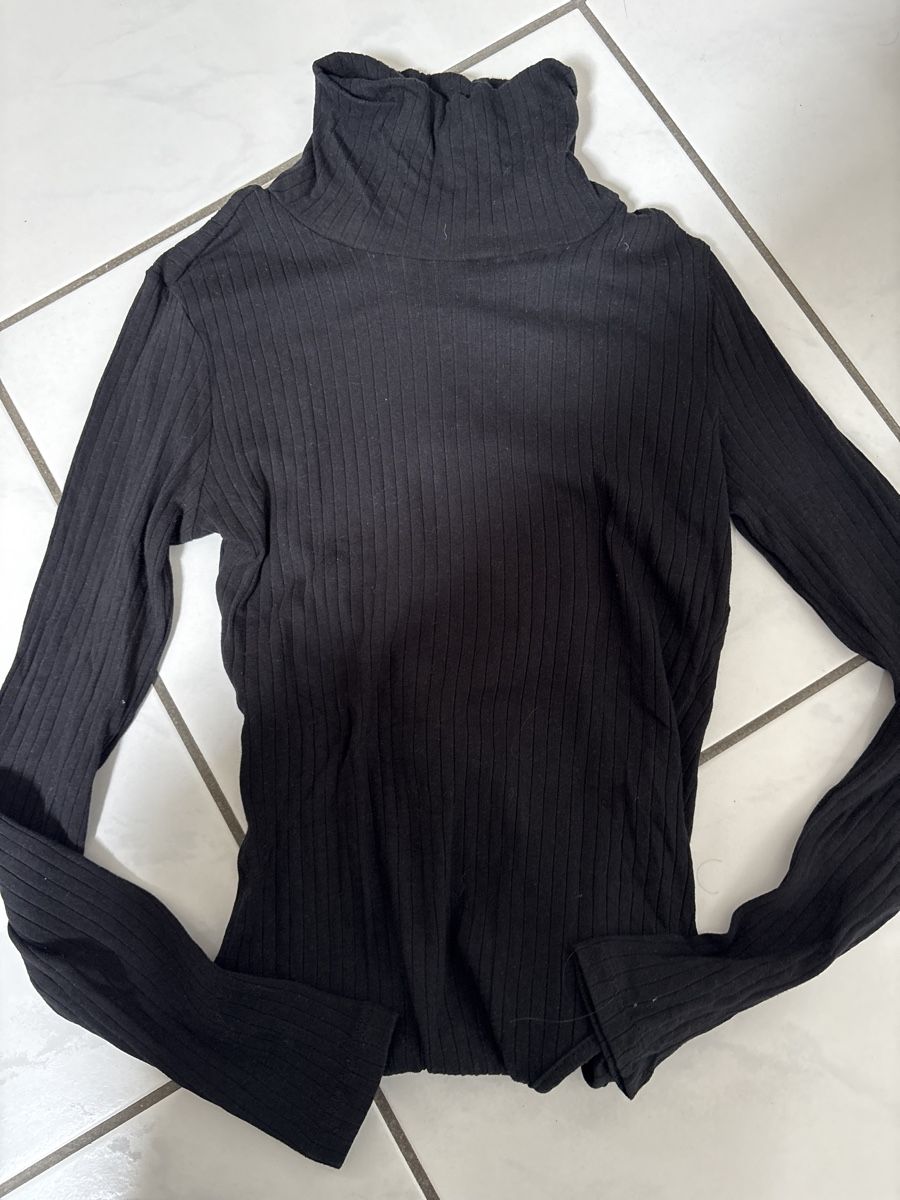Maglioni & Felpe: Schwarzer Rollkragenpullover, Gr. S – Usato da Schübelbach venduto da 18sunshine 1