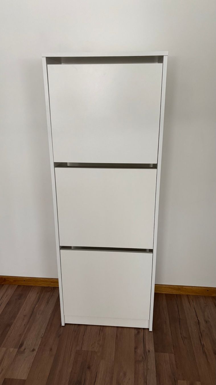 Ikea Armadi: Schuhschrank weiss mit 3 Fächern – Usato da Bern venduto da xabern