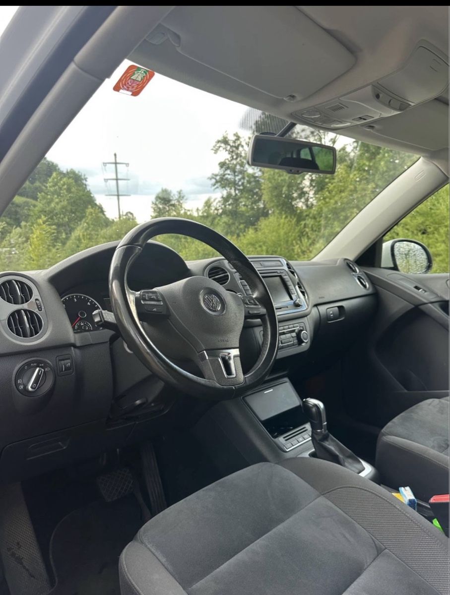 VW Autos: VW TIGUAN 2.0 DIESEL – D'occasion à Einsiedeln par King_10 5
