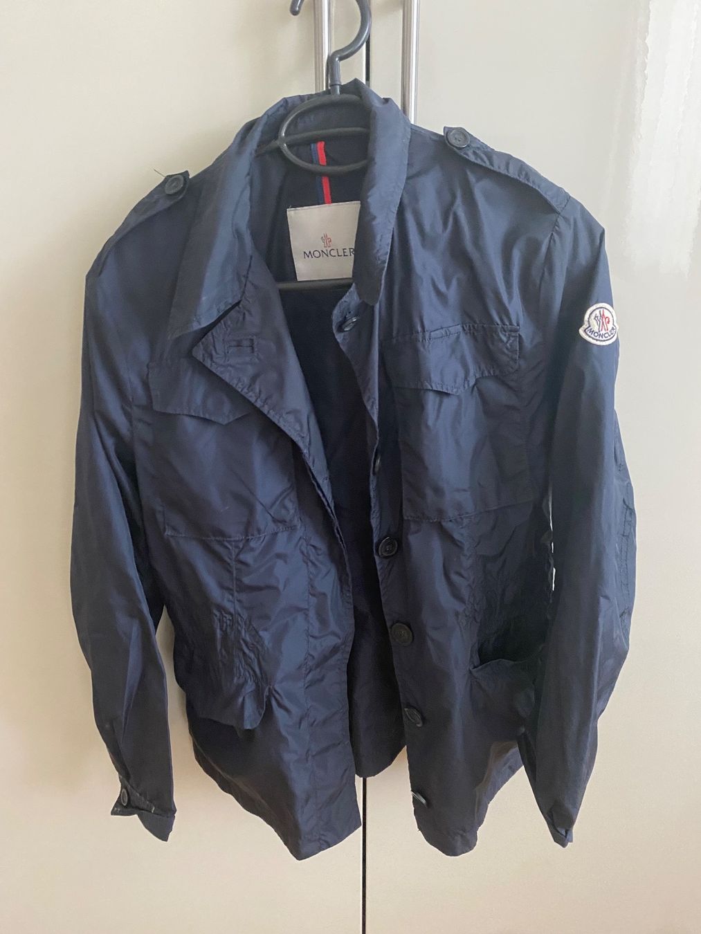Moncler Giacche: Edle 100% original Moncler Regenjacke – Usato da Männedorf venduto da Cosmo11