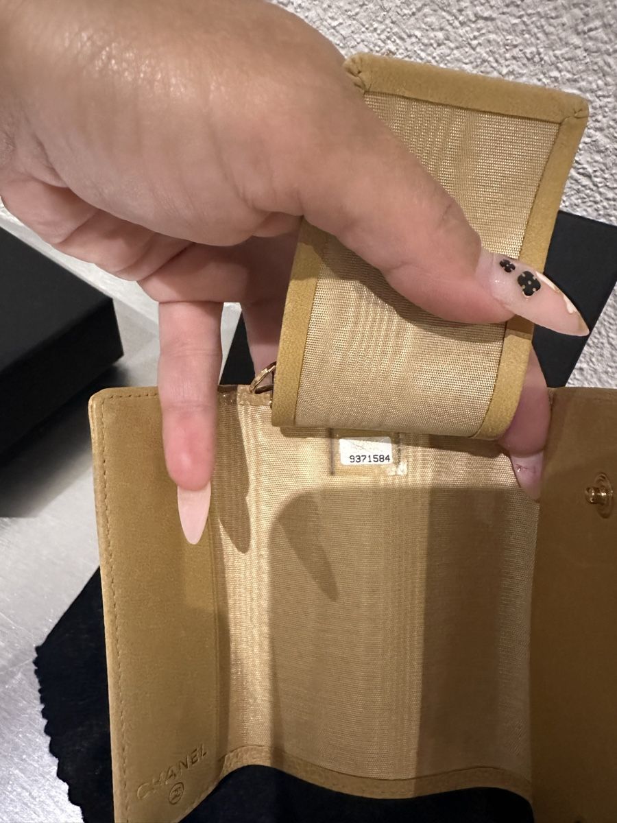 Chanel Schlüsselanhänger & - bänder: Chanel Schlüssel Anhänger – Neu und originalverpackt aus Wallisellen von anutadarki 2