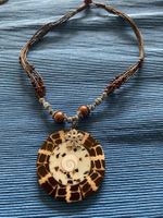 Halsschmuck. Modeschmuck