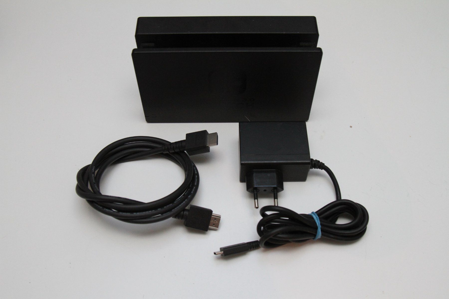 Nintendo Console: Nintendo Switch mit Spiel – Usato da Basel venduto da camelot99 3