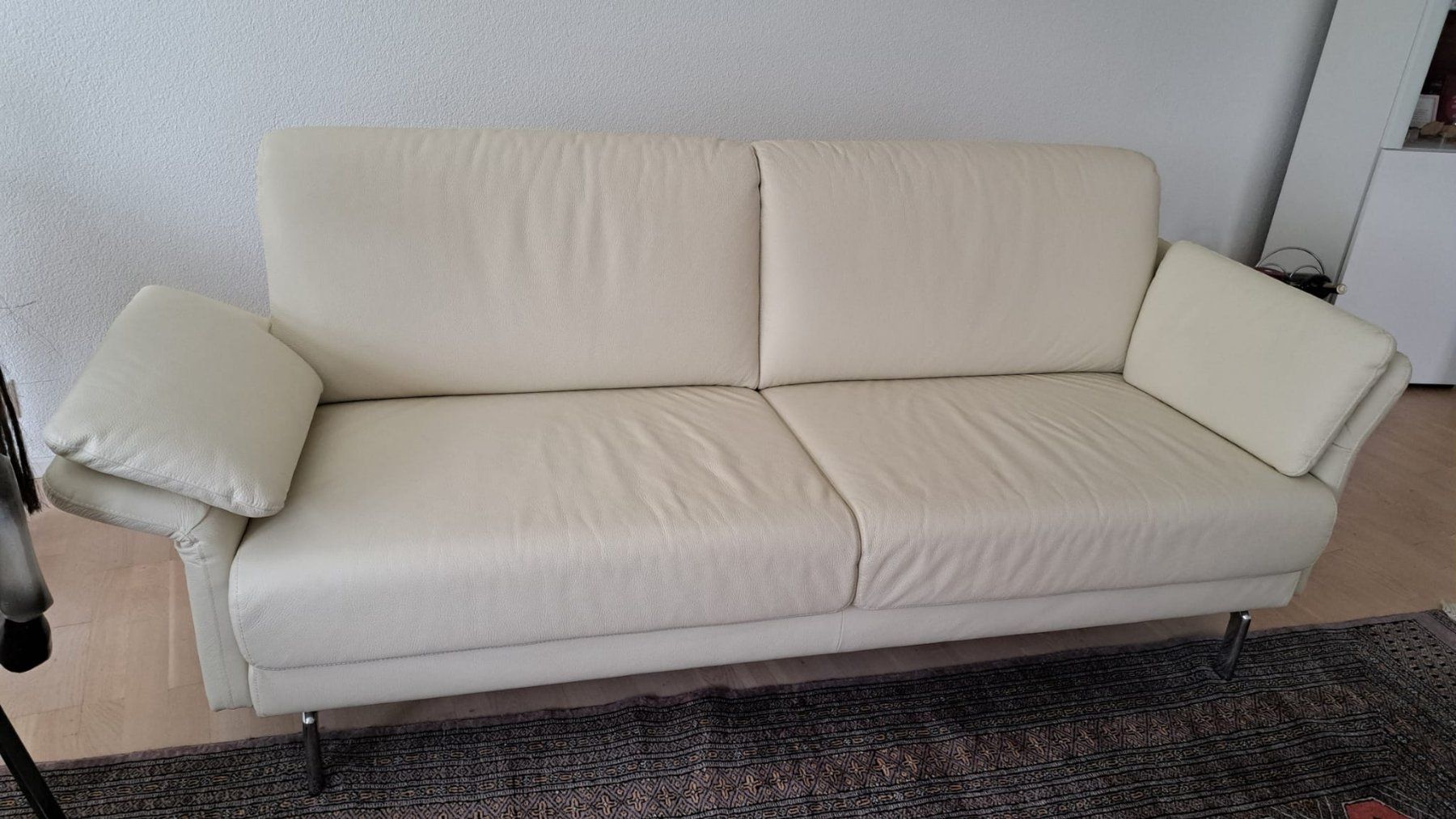 Sofas: Ledersofa weiss – D'occasion à Horw par sch_m77v