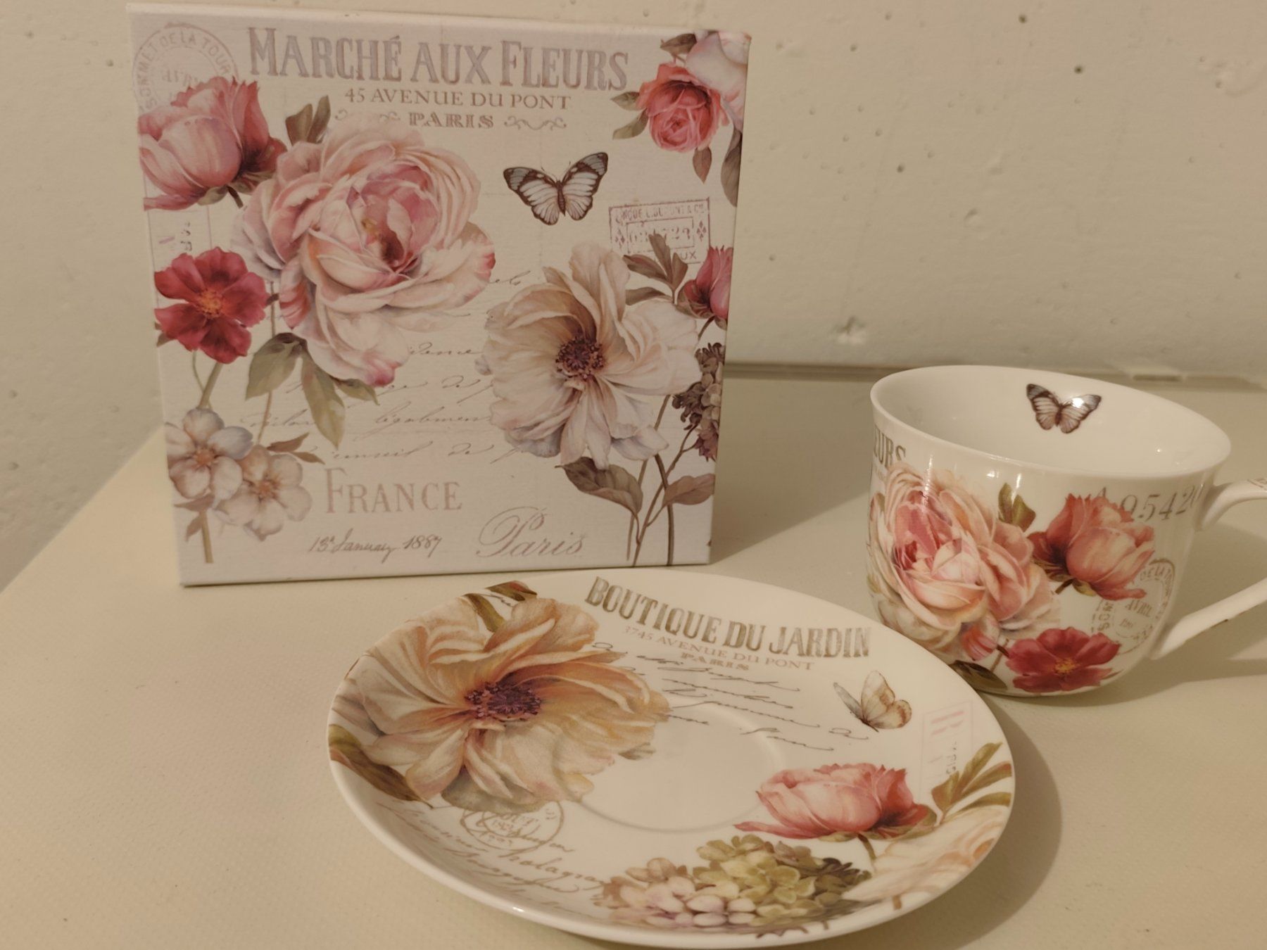Set di piatti: Tasse mit Unterteller & Box – Nuovo e nell'imballaggio originale da Eschenbach LU venduto da Orchi 1