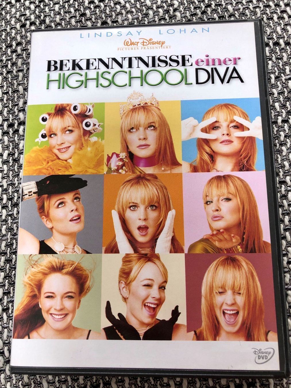 Tutti i DVDs: DVD - BEKENNTNISSE einer HIGHSCHOOL DIVA – Usato da Gommiswald venduto da Aloha.Spirit