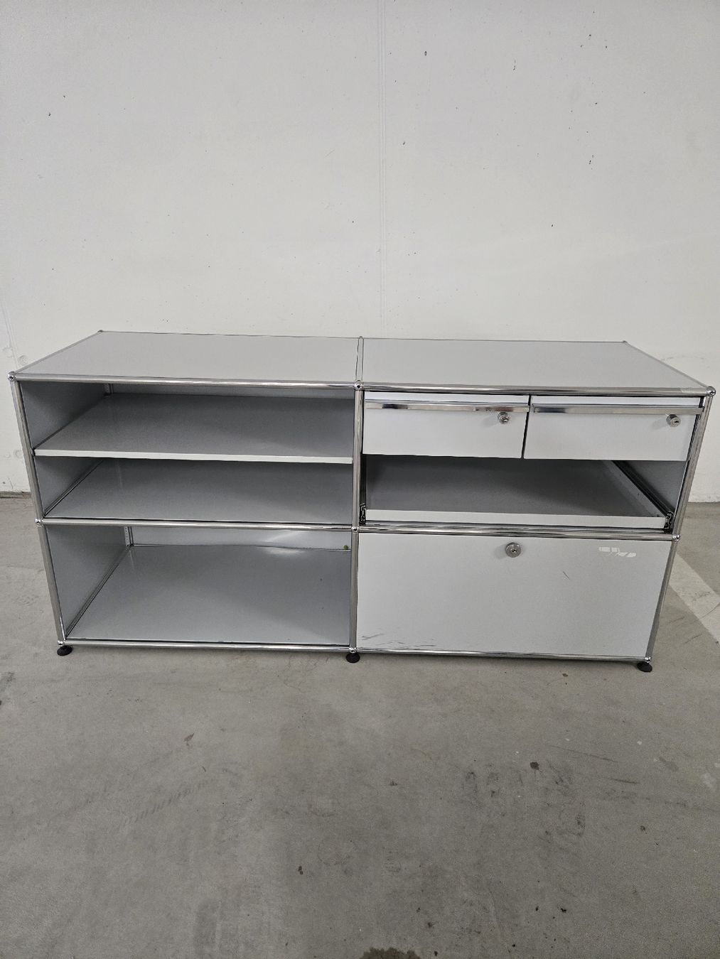 USM Commodes: Vitra USM Haller Sideboard  mit Schubladen – D'occasion à Basel par Moebeloutlet1