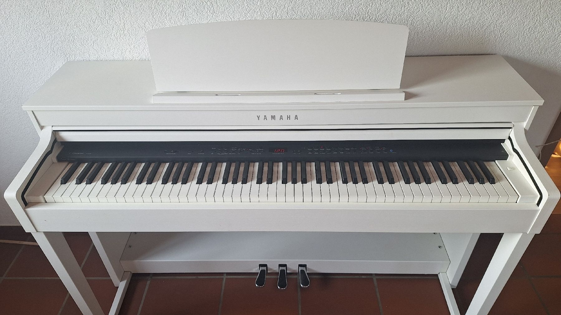 Yamaha Instruments de musique: Yamaha Clavinova CLP-470 WH – D'occasion à Hornussen par VeryGrumpy 3