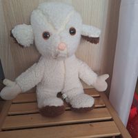 Ajena Mouton Vintage 80th qui suce son pouce, made In France