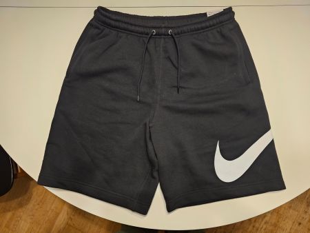 Nike Shorts schwarz Standard Fit Knie lang gebraucht