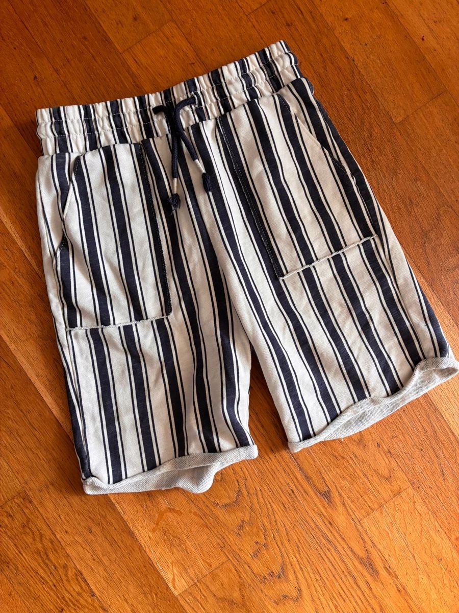 H&M Hosen: schöne Shorts Gr. 134, H&M – Gebraucht aus Richterswil von duffi326464