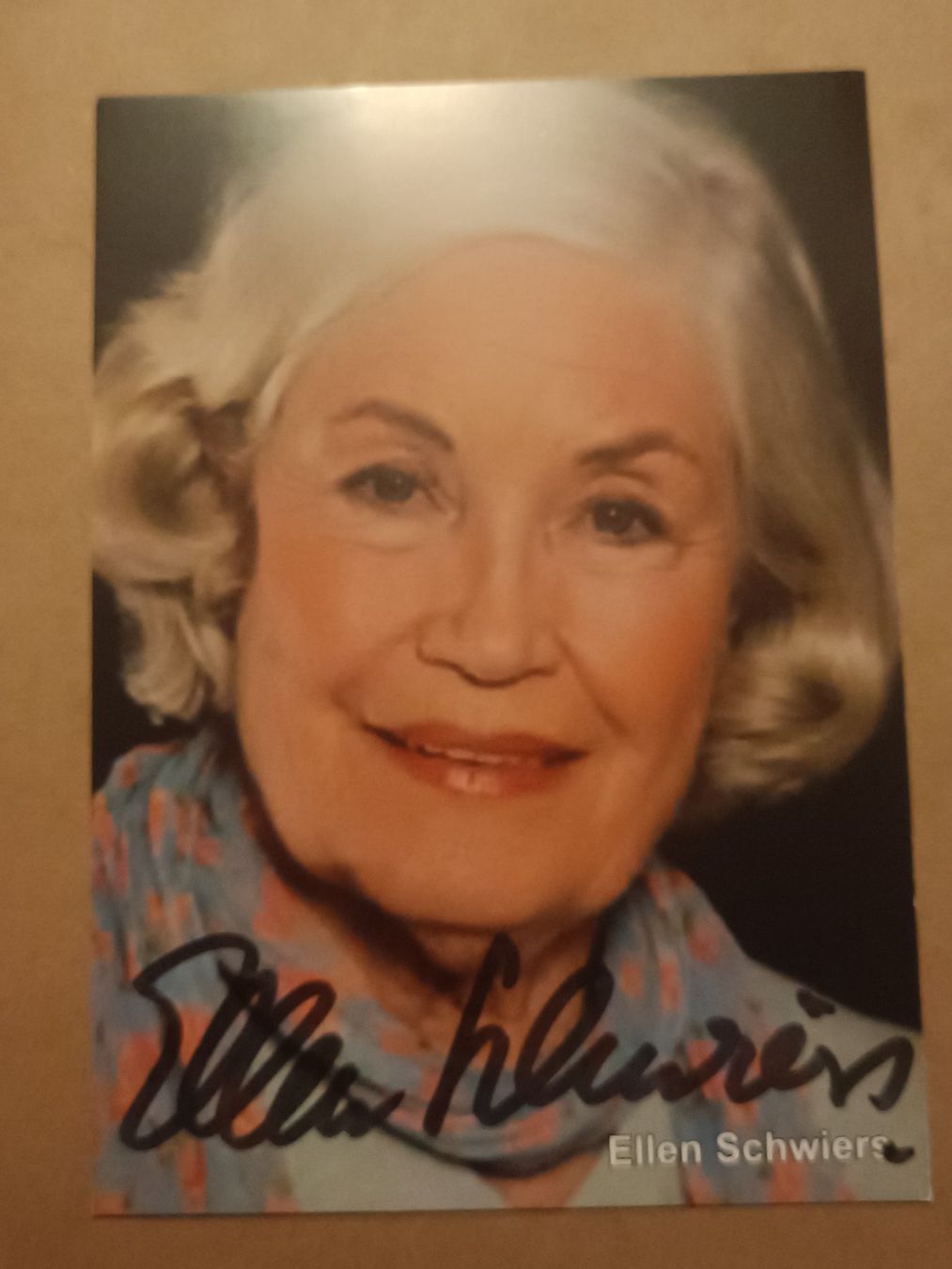 Autografi: Ellen Schwiers - handsigniert – Usato da Menziken venduto da Artographs