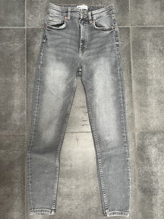Graue Zara Skinny Jeans Grösse 36