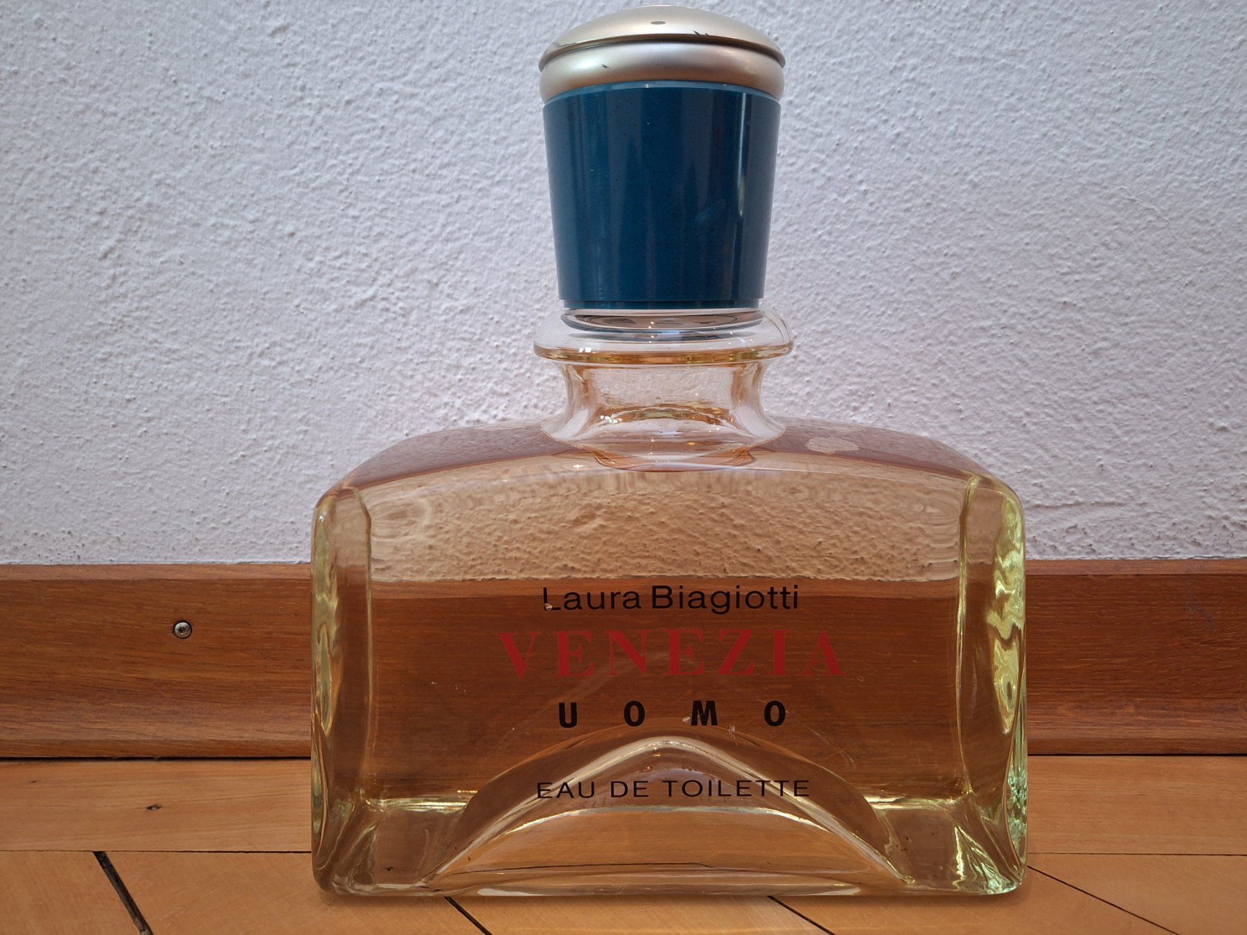 Flacons: Grossfactice Parfume Flacon (Deco Parfum) – Gebraucht aus Luzern von luc_9k8h
