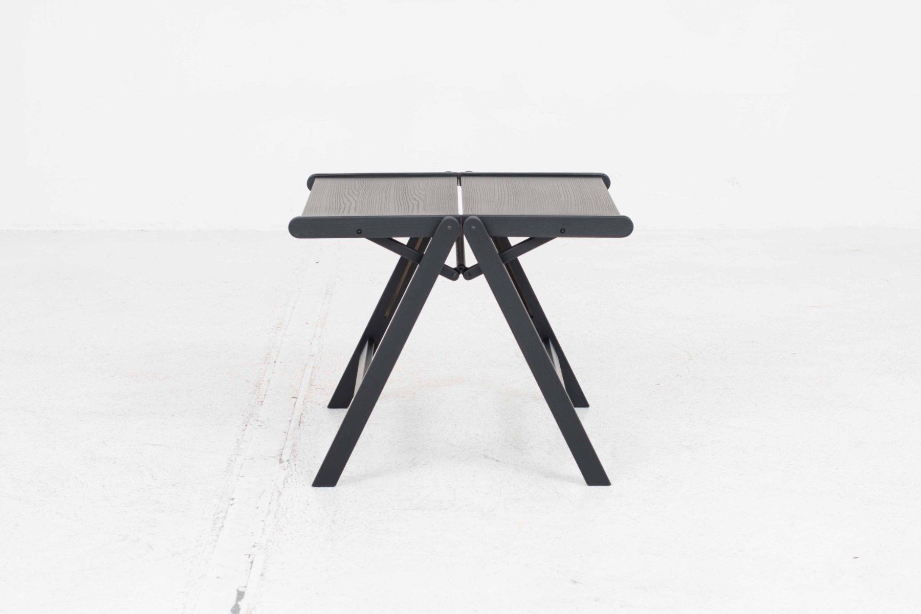 Tavoli: Rex Kralj Coffee Table von Niko Kralj in schwarzer Eiche – Nuovo e nell'imballaggio originale da Zürich venduto da STUZH38 2