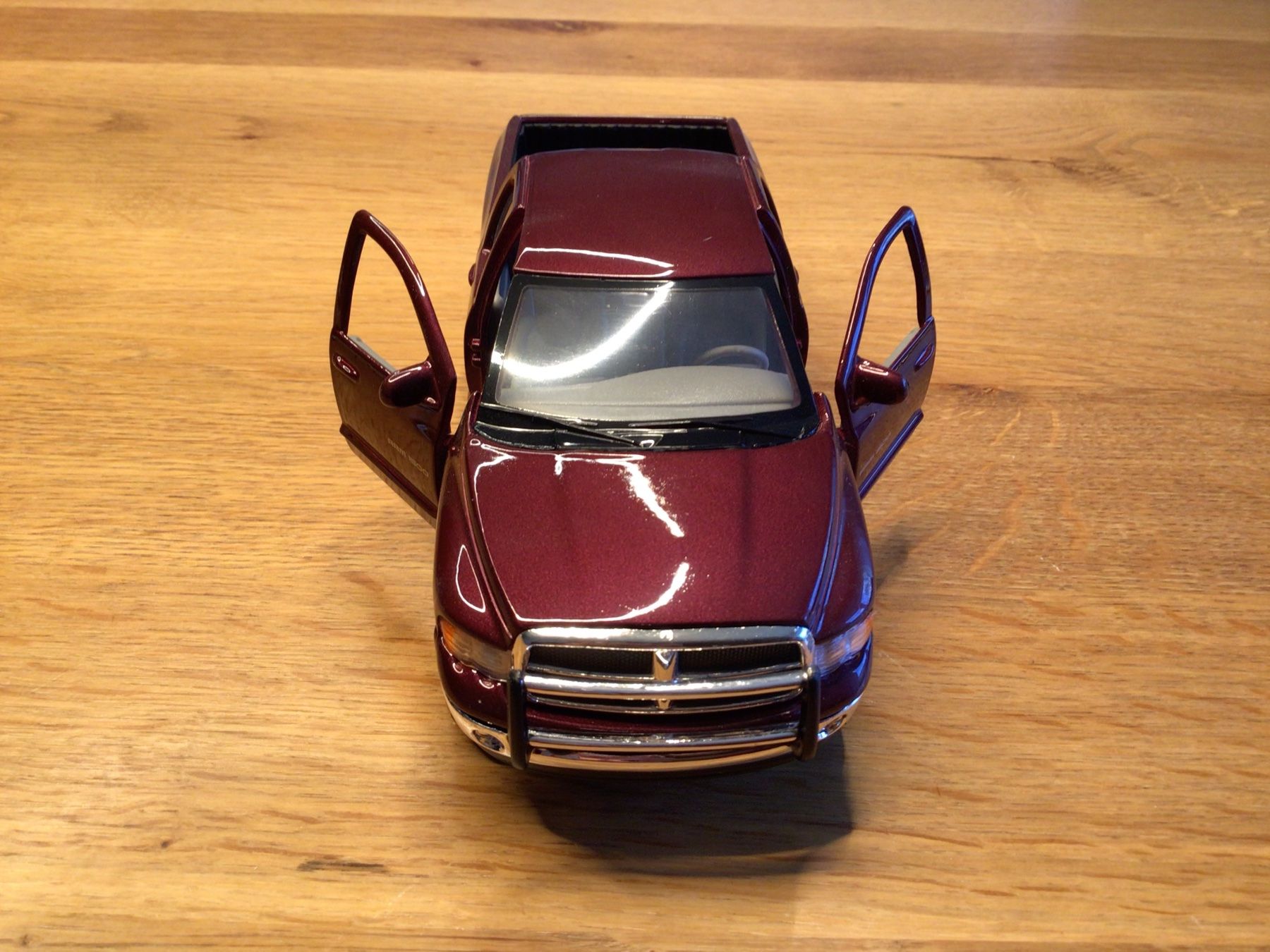 Dodge Modellini d'auto: Modellauto Dodge RAM 1500 – Usato da Oberengstringen venduto da Reini1063 2