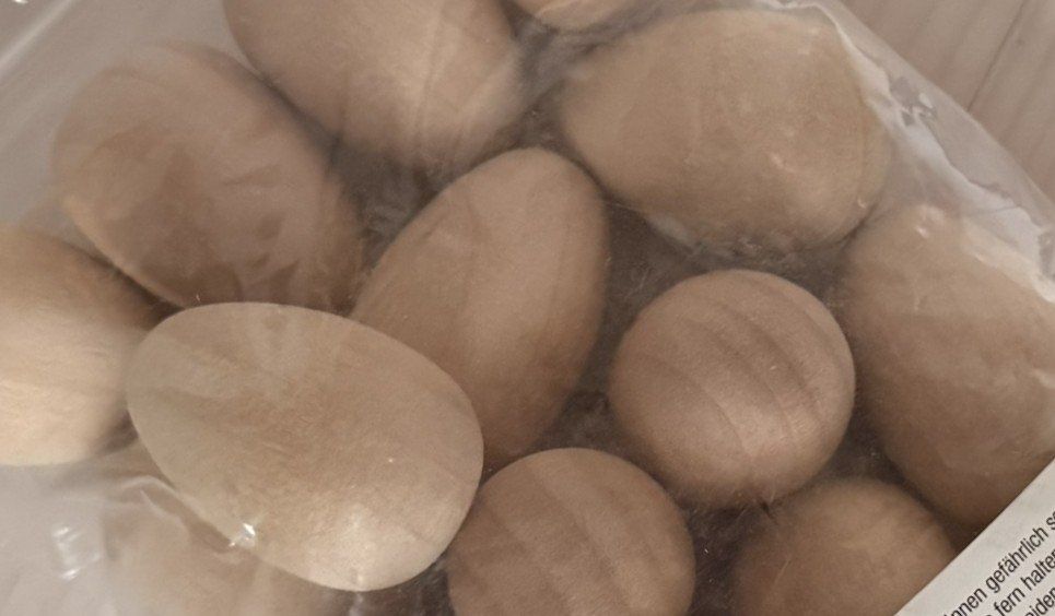 Tutte le decorazioni: Holz-Eier 20er Pack Grösse 3 cm unbenutzt – Nuovo e nell'imballaggio originale da Lommis venduto da manmarmi 1