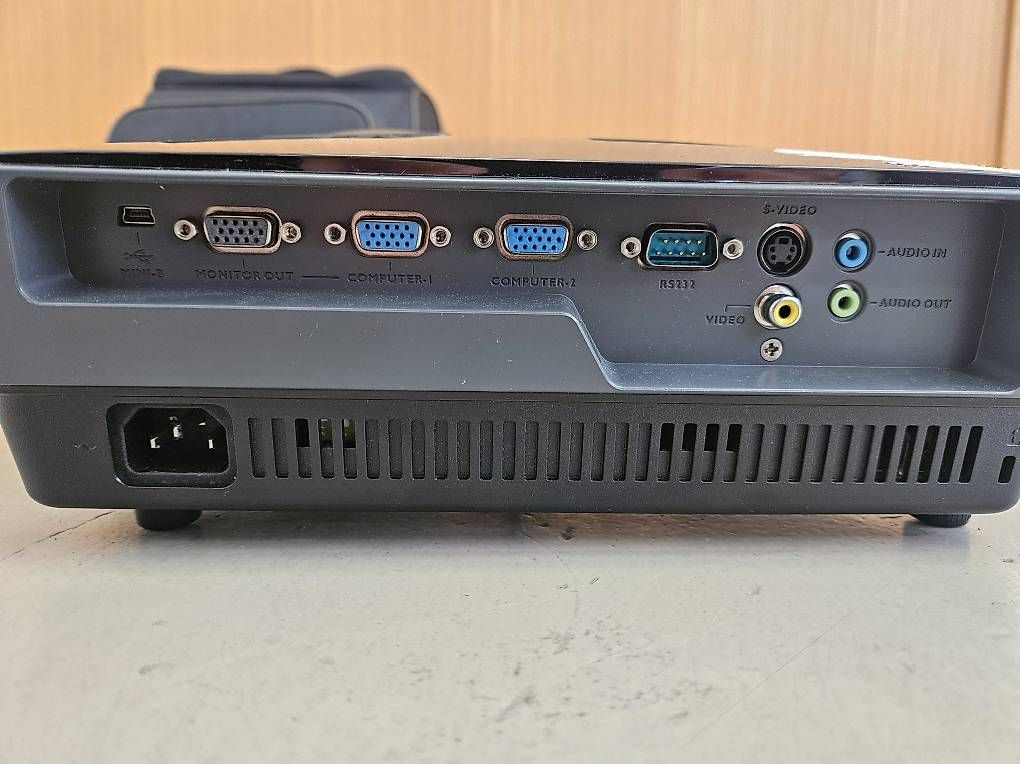 BenQ Proiettori: BenQ Beamer - Komplettset – Usato da Buch b. Märwil venduto da bul_gzl2 1