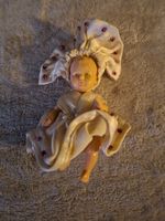 Sehr alte Puppe mit Haube von E.S, Sammlerstück, Puppenstube