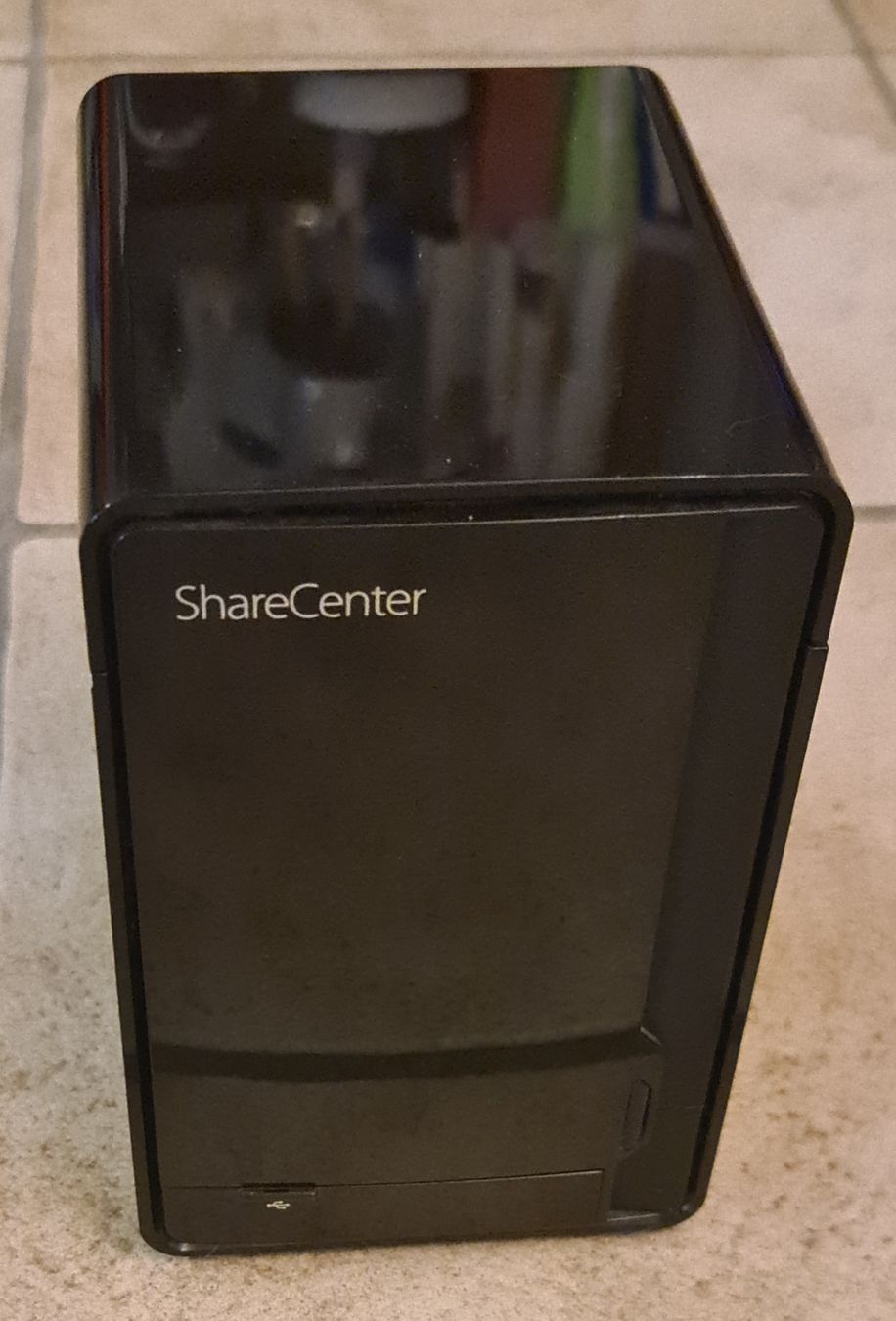 Server: ShareCenter D-Link DNS-320 – Usato da Seengen venduto da Fb0