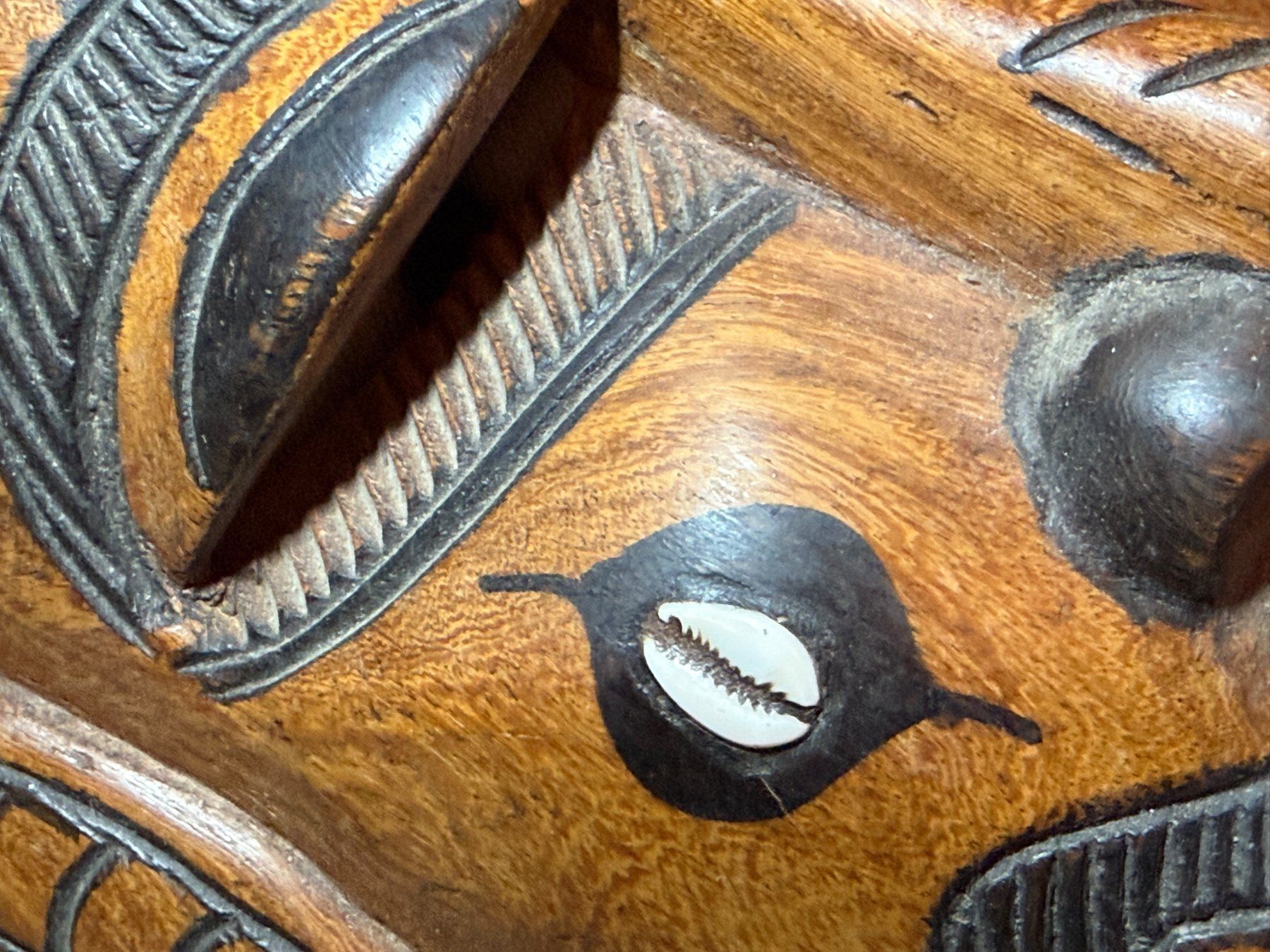 Internationale Kunst: Masque africain traditionnel en bois, parfait état! – Gebraucht aus Morges von vintix 3