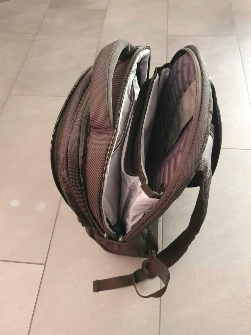Zaini: Sac à dos PC portable HP 15,6" – Nuovo (secondo la descrizione) da Le Noirmont venduto da die_56yf 4