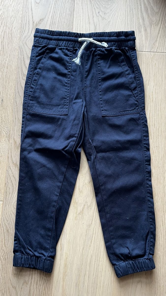 H&M Pantaloni: Kinder Hose dunkelblau Grösse 104 – Nuovo (secondo la descrizione) da Ins venduto da trotamunda