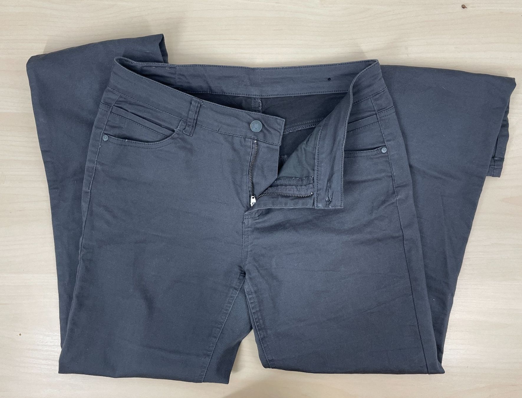 Jeans: CHICOREE jeans gris basic collection – D'occasion à Lausanne par PlusValue_Lausanne