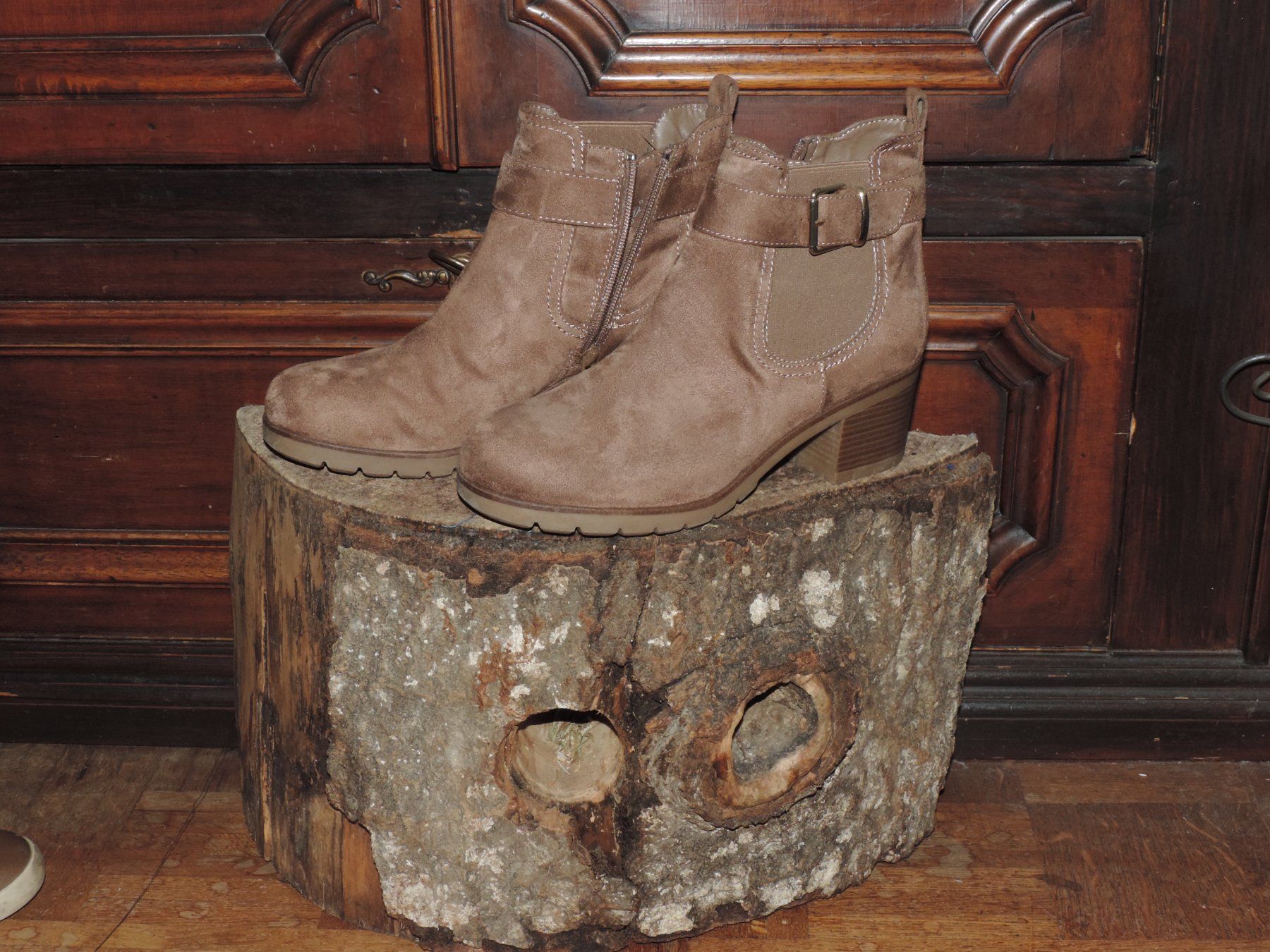 Scarpe da donna: bottines beiges effet daim – Usato da Genève venduto da Axelle333