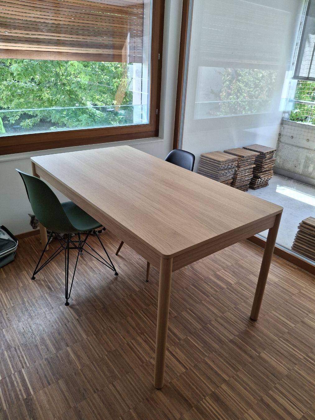 Tables: Tisch, Eichenfurnier – D'occasion à Basel par ele_9bm9