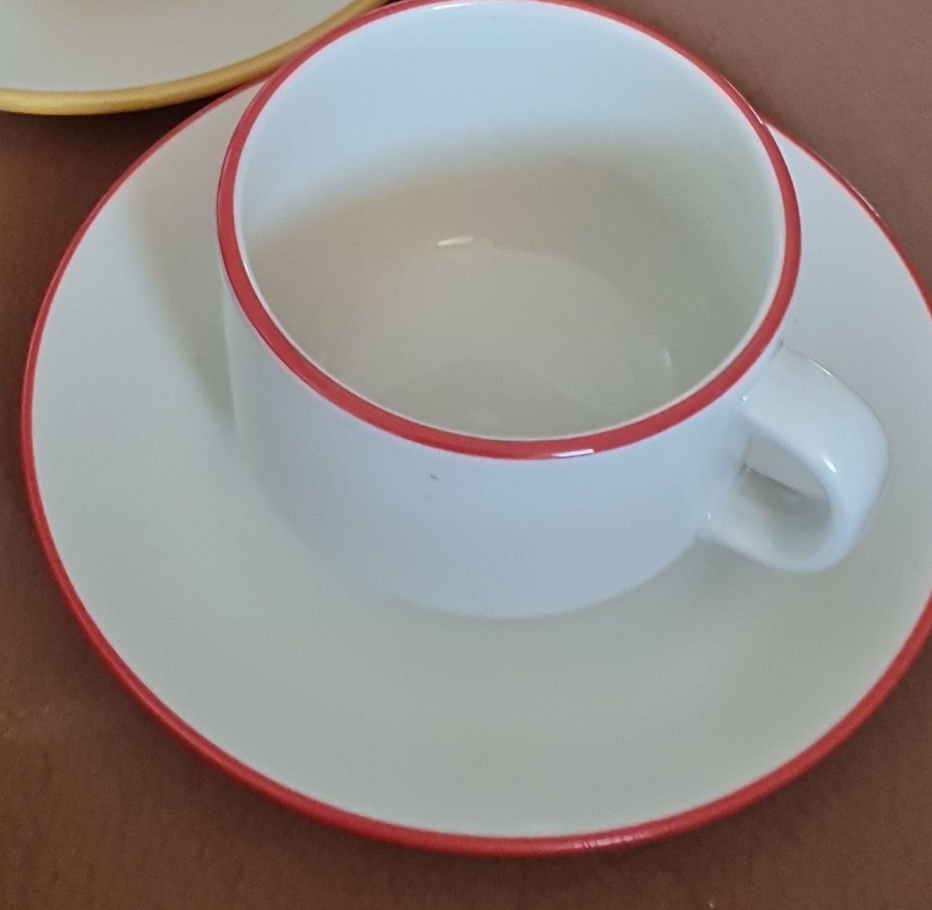 Rössler Tazze: Rössler 2 Tasse mit Unterteller neu – Nuovo (secondo la descrizione) da Münsingen venduto da Cuci31