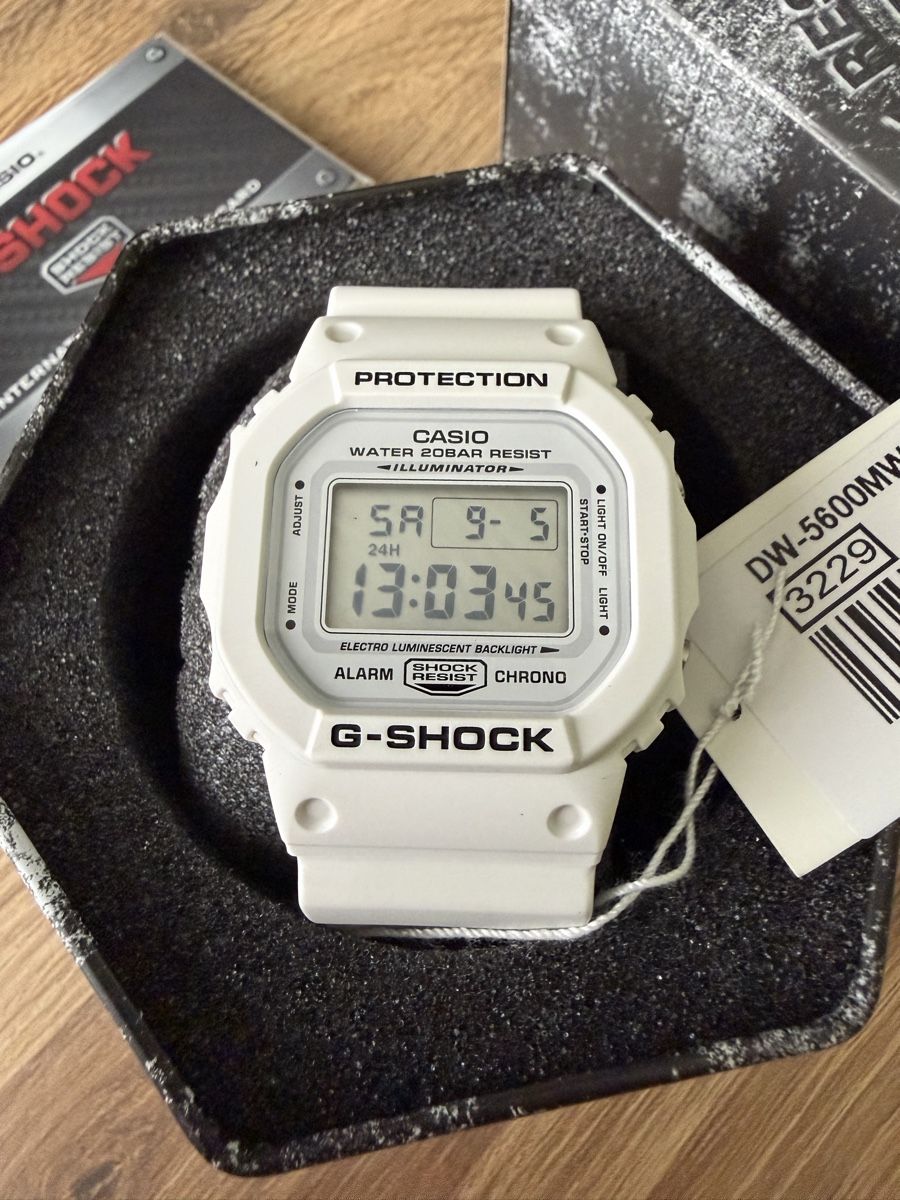 Casio Orologi: Casio G-Shock DW-5600MW – Nuovo e nell'imballaggio originale da Urdorf venduto da Zurich54 1