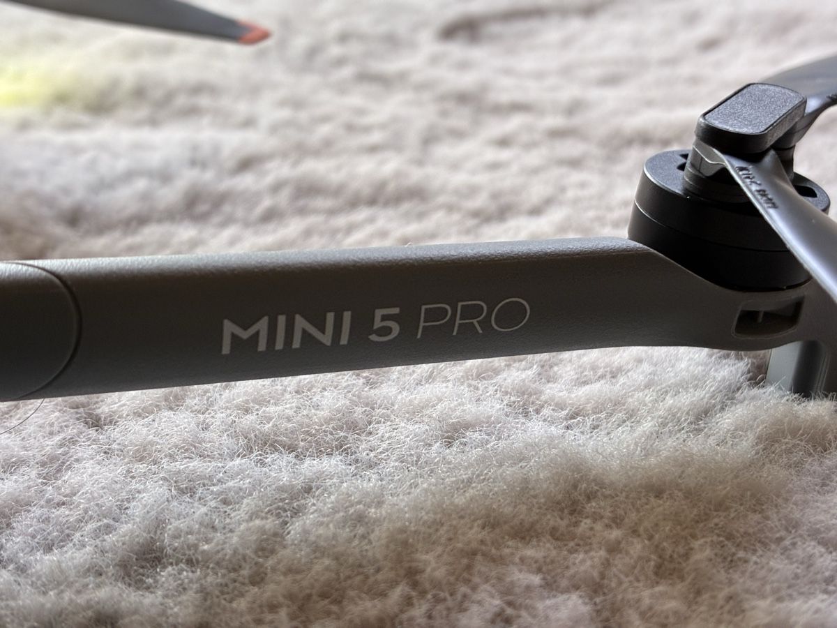 DJI Modellismo RC: DJI Mini 5 Pro fly more Combo, DJI RC2, Top Zustand – Nuovo (secondo la descrizione) da Niederwil AG venduto da 375Fox 3