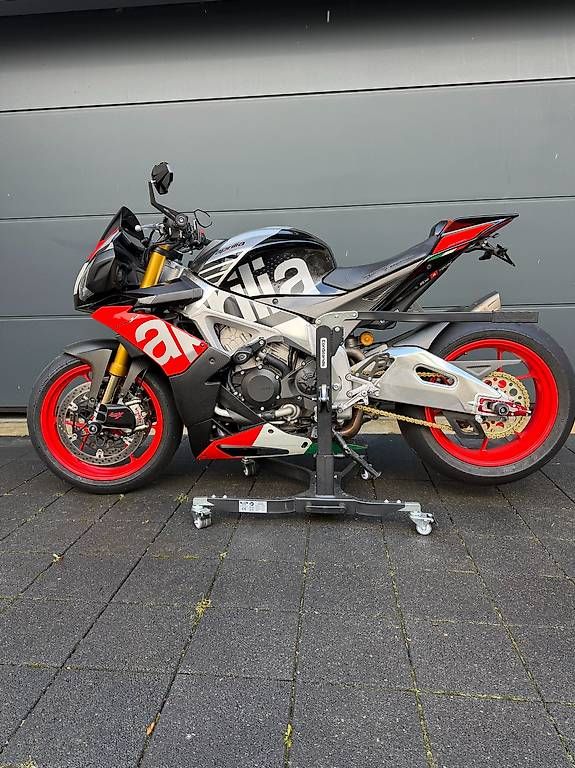 Strada: APRILIA TUONO FACTORY – Usato da Montezillon venduto da gamache10
